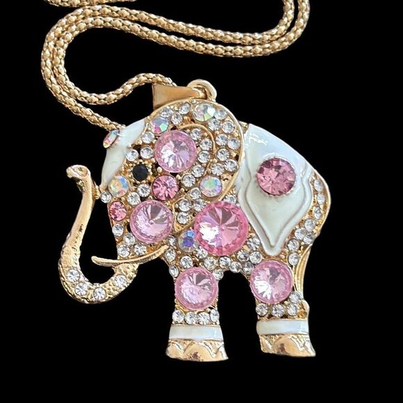 Betsey Johnson Pink Jeweled Crystal Elephant Crystal Long Pendant Necklace - New - Picture 1 of 7